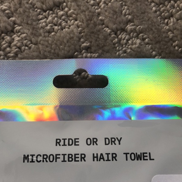 foxybae ride or dry microfiber hair towel - Picture 4 of 4